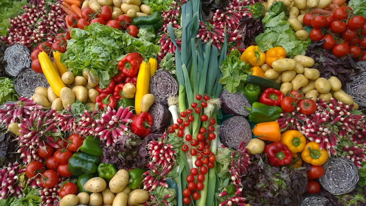 Vitamin and mineral nutrient sources